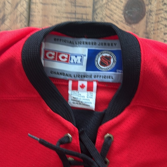 Calgary Flames CCM Official Licensed Jersey - Youth L/XL - Picture 7 of 15